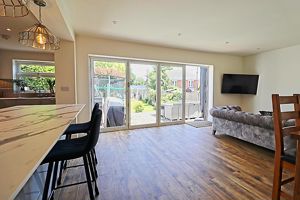 Family Room- click for photo gallery